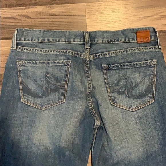 X2 Size 8 Medium Wash Boot Cut Jeans - Picture 4 of 10